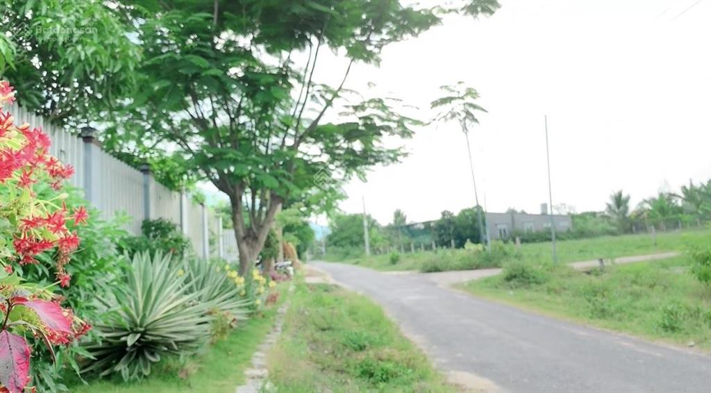 Bán lô đất suối tiên cực đẹp 540m2 full thổ cư ngay ngã 3 đường nhựa lớn 8m. giá cực tốt