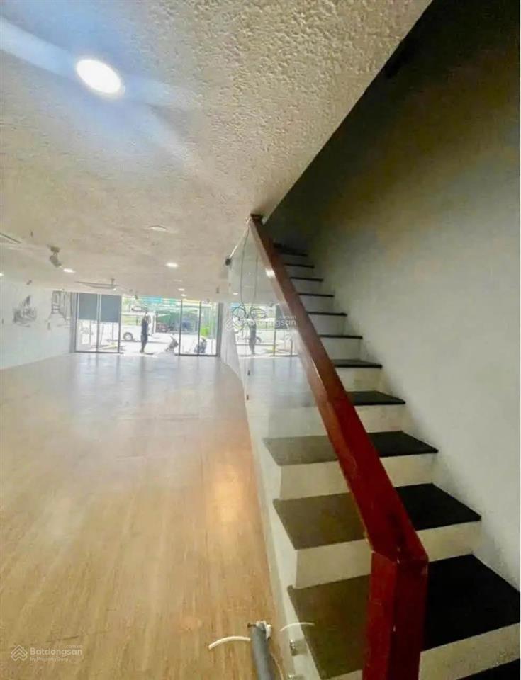Cần cho thuê căn shophouse ct1 mặt đường cao bá quát, khu đô thị vcn phước hải, nha trang