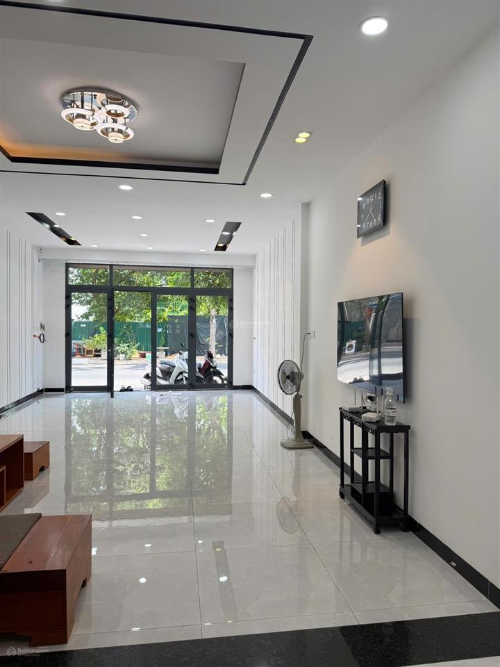 Chính chủ gửi bán nhà 4 tầng mặt tiền đường số 13, kđt hà quang 2, nha trang full nội thất