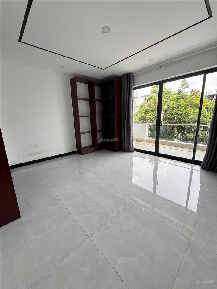 Chính chủ gửi bán nhà 4 tầng mặt tiền đường số 13, kđt hà quang 2, nha trang full nội thất