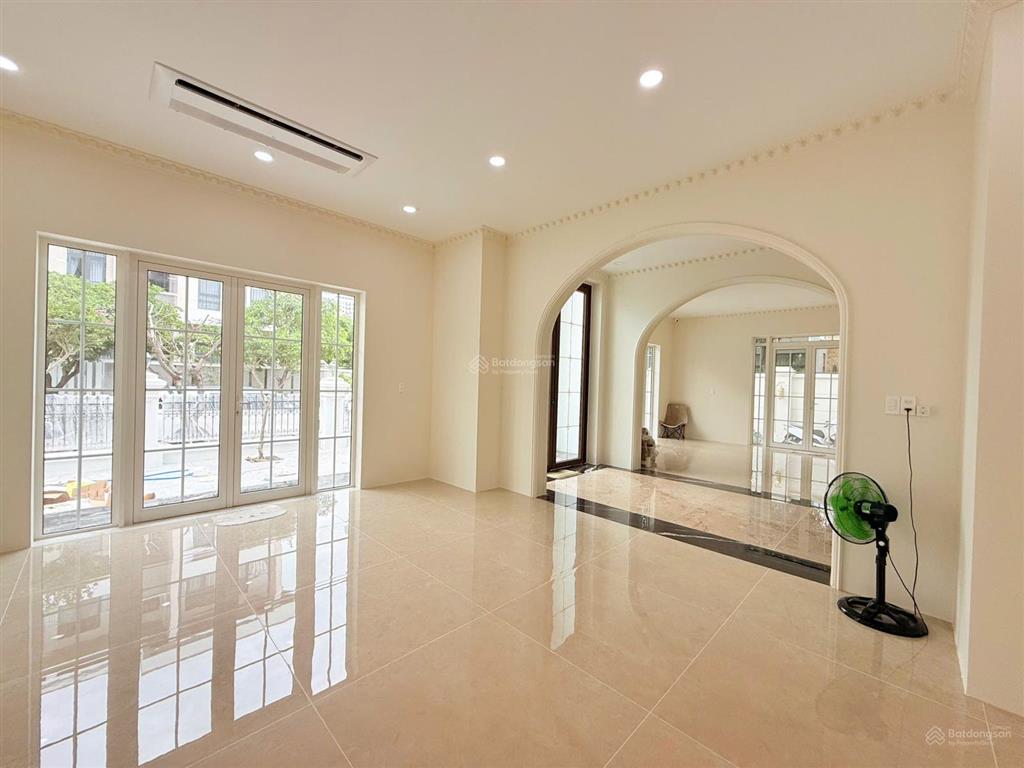 Chính chủ bán căn biệt thự nằm trong khu vip vcn phước hải, nha trang mới xây ngang 18m siêu đẹp