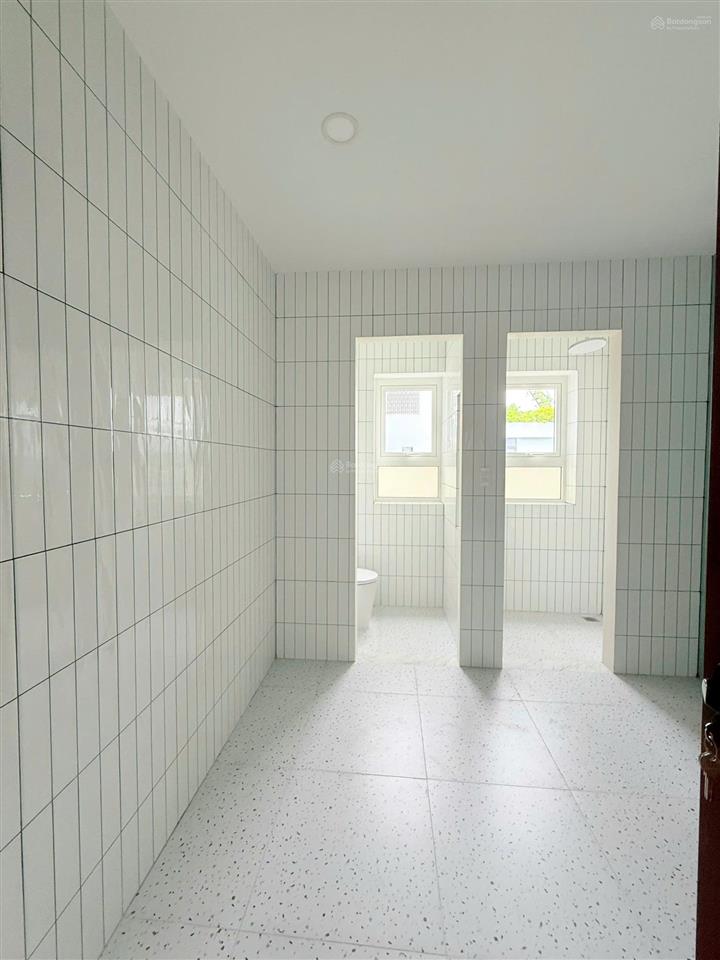 Chính chủ bán căn biệt thự nằm trong khu vip vcn phước hải, nha trang mới xây ngang 18m siêu đẹp