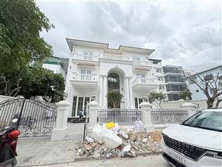 Bán căn biệt thự nằm trong khu vip vcn phước hải, nha trang mới xây full nội thất ngang18m siêu đẹp