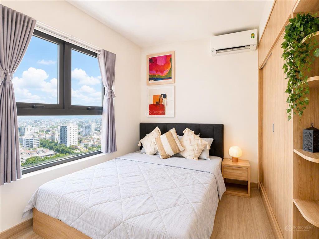 Chính chủ gửi bán căn d'qua nha trang tầng 20, view sân banh và biển, diện tích 70,2m2. 2pn, 2wc