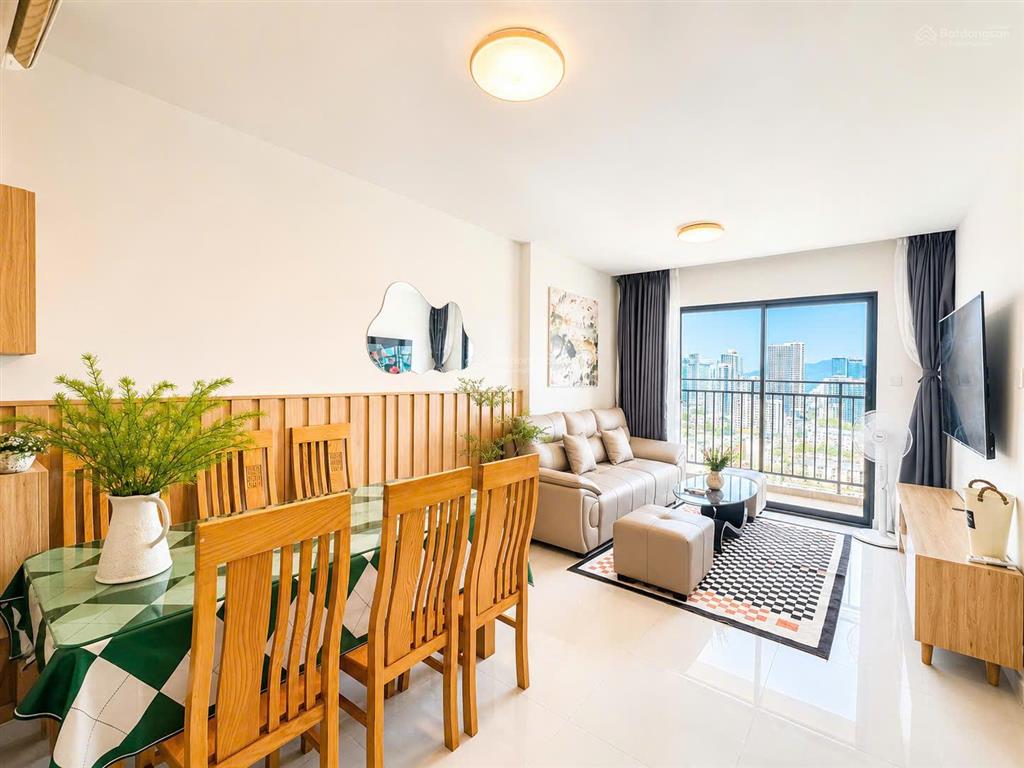 Chính chủ gửi bán căn d'qua nha trang tầng 20, view sân banh và biển, diện tích 70,2m2. 2pn, 2wc