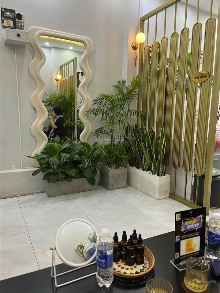 Bán nhà mặt tiền trung tâm nha trang, đường mê linh hđ thuê 35tr/tháng giá tốt