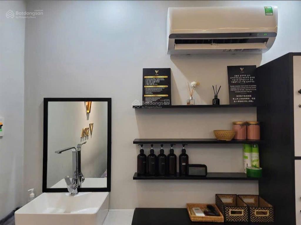 Bán nhà mặt tiền trung tâm nha trang, đường mê linh hđ thuê 35tr/tháng giá tốt