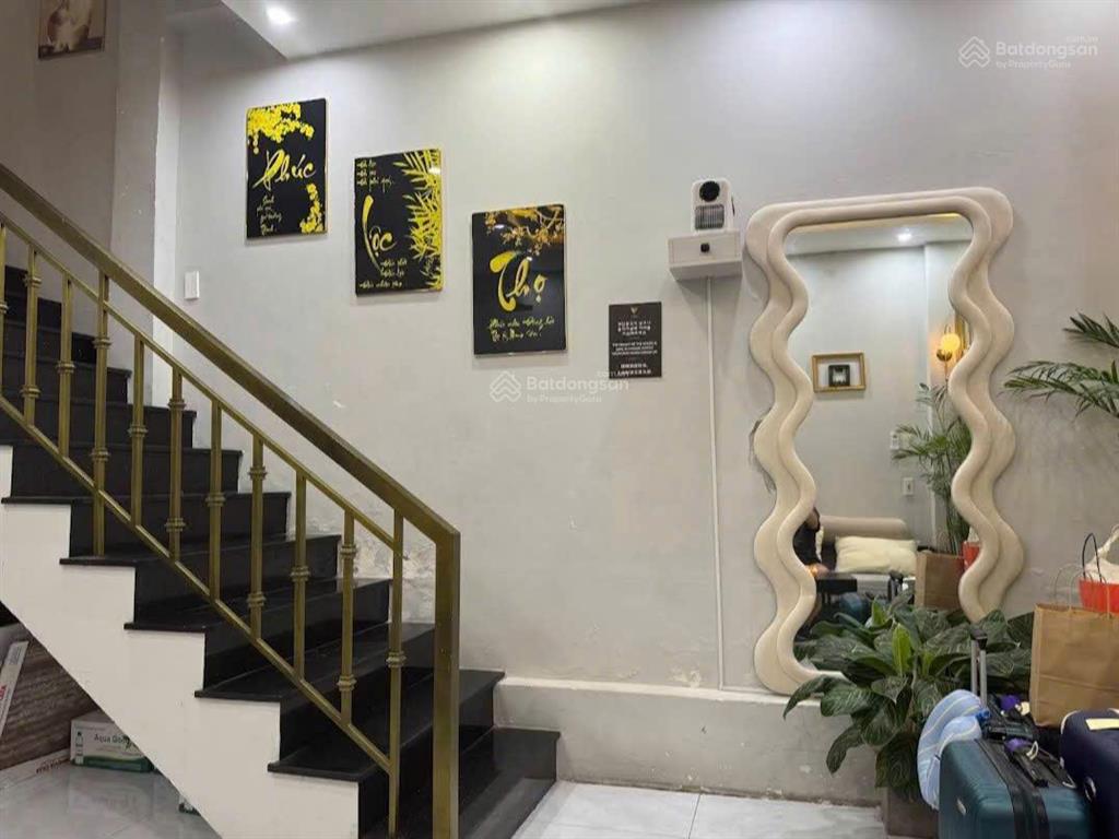 Bán nhà mặt tiền trung tâm nha trang, đường mê linh hđ thuê 35tr/tháng giá tốt