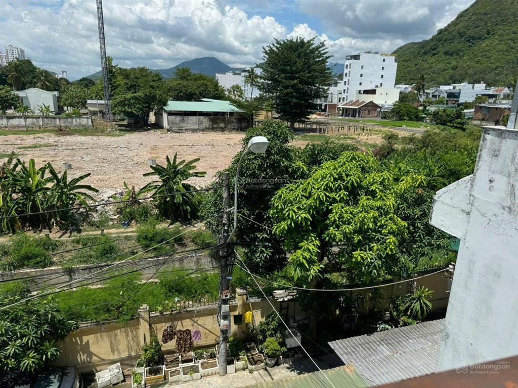 Bán nhà đường sử hy nhan cách biển chỉ 150m