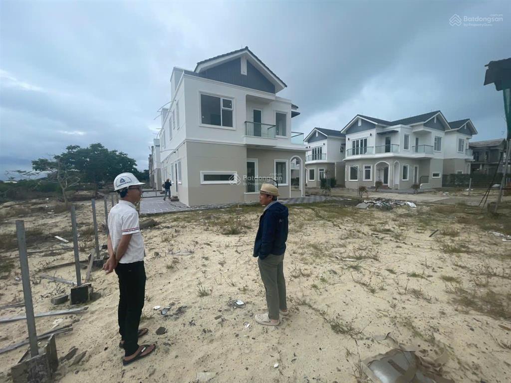 Chính chủ gửi bán biệt thự view biển dự án mhdi bãi dài cam ranh. giá chỉ hơn 6 tỷ.