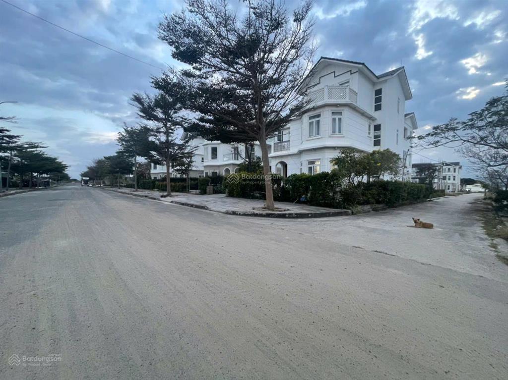 Chính chủ gửi bán biệt thự view biển dự án mhdi bãi dài cam ranh. giá chỉ hơn 6 tỷ.