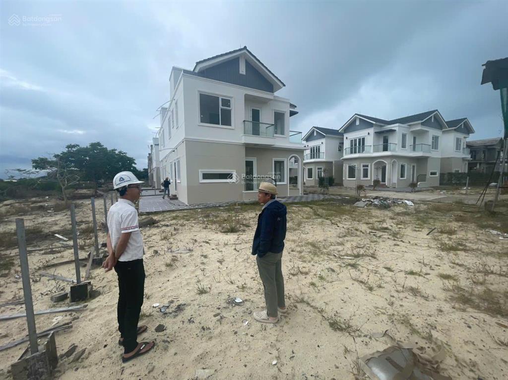 Cần tiền bán gấp căn biệt thự tại dự án mhdi  bãi dài cam ranh. giá chỉ hơn 6 tỷ