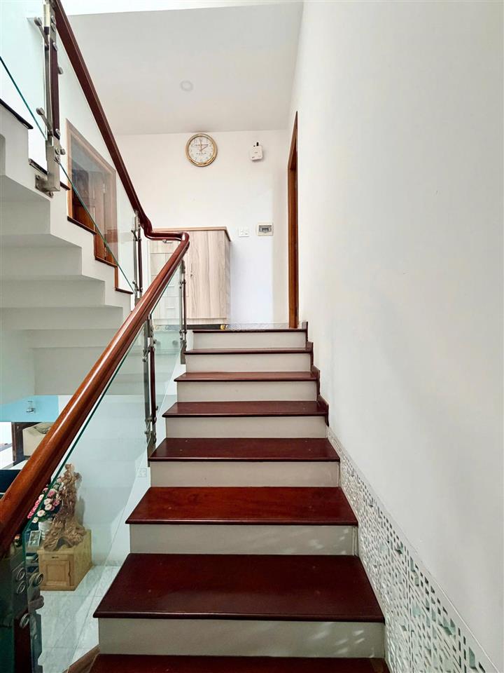 Cho thuê nhà 3 tầng kđt mỹ gia (gói 2), 100m2, 3pn  4wc, full nội thất, 25tr/th