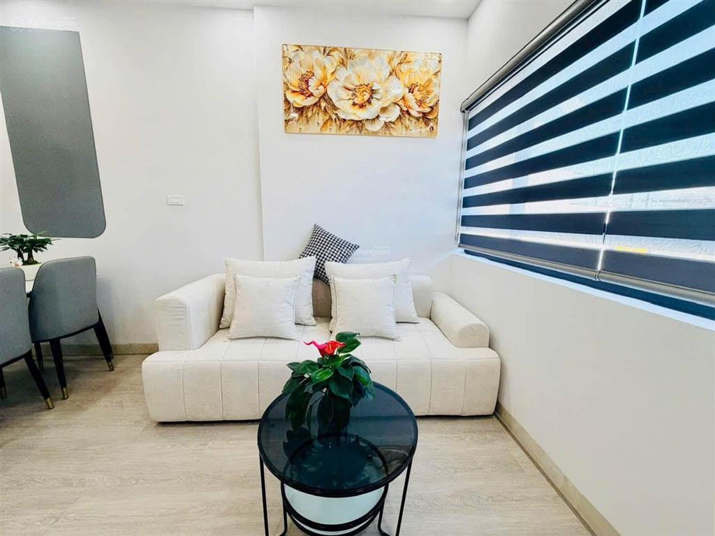 Bán căn hộ thương mại ssh09 hà quang. dt 58m2, 2pn  2wc. full nội thất mới 100%. sổ sang tên ngay