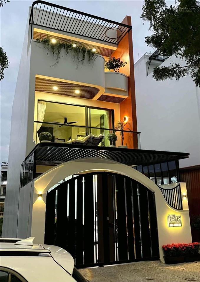 Nhà đẹp gói 5 khu đô thị mỹ gia nha trang giá bán hơn 8 tỷ cho căn nhà 3 tầng