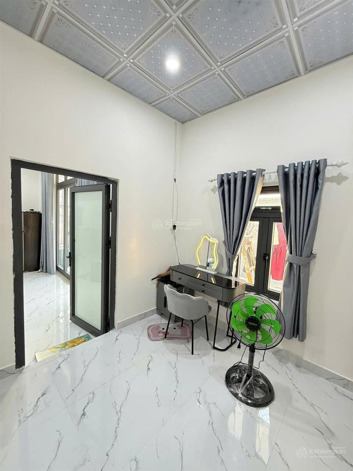 Bán nhà giá 2tỷ650, dt 60.7m2 ngang 8,5m, cô chú ace sở hữu căn nhà gần biển hòn chồng nha trang