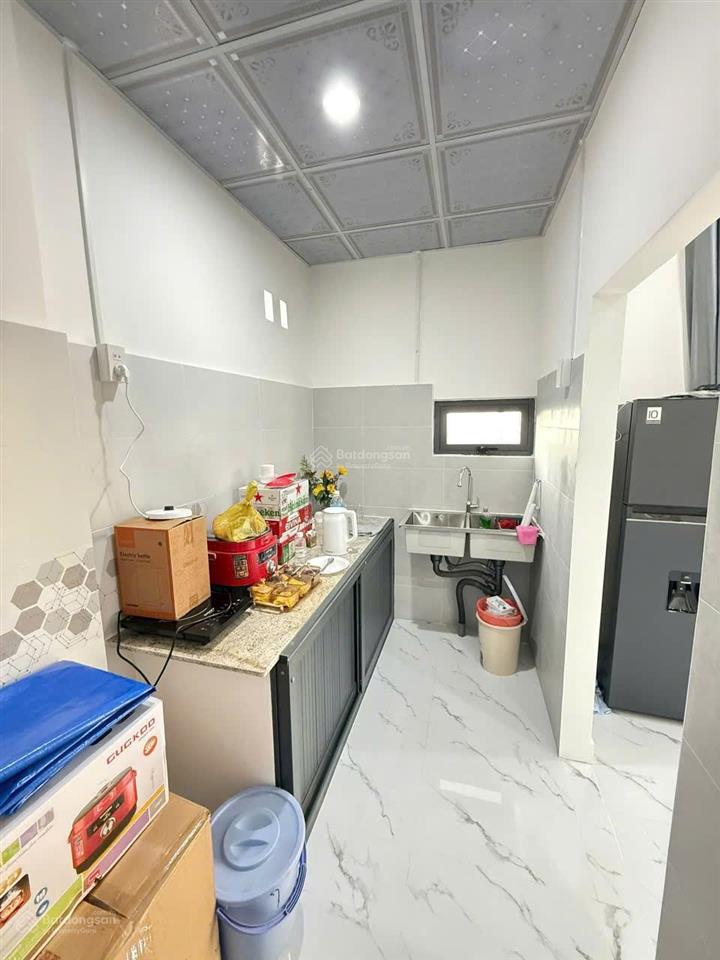 Bán nhà giá 2tỷ650, dt 60.7m2 ngang 8,5m, cô chú ace sở hữu căn nhà gần biển hòn chồng nha trang
