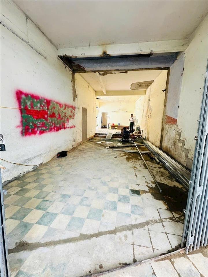 Cho thuê mặt bằng rộng vị trí đẹp trung tâm thành phố cạnh bên nhà thờ đá đường nguyễn trãi