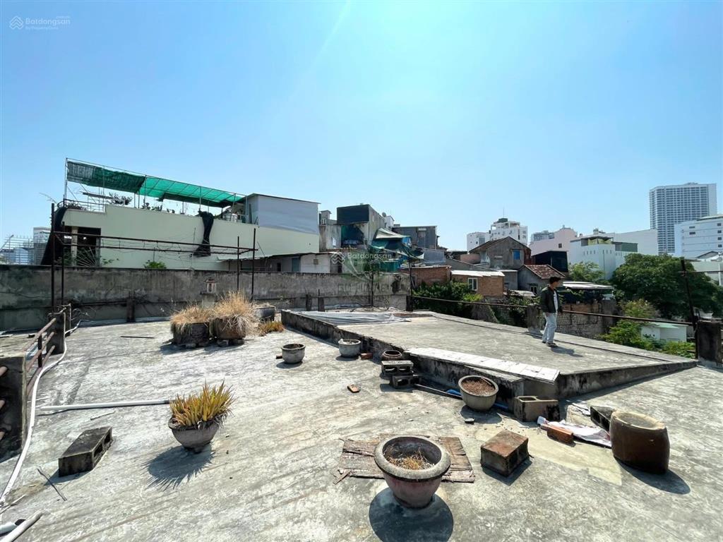 Cho thuê mặt bằng rộng vị trí đẹp trung tâm thành phố cạnh bên nhà thờ đá đường nguyễn trãi