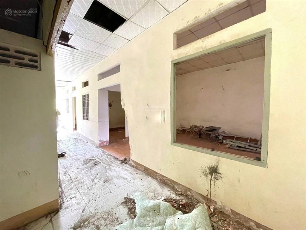 Cho thuê mặt bằng rộng vị trí đẹp trung tâm thành phố cạnh bên nhà thờ đá đường nguyễn trãi