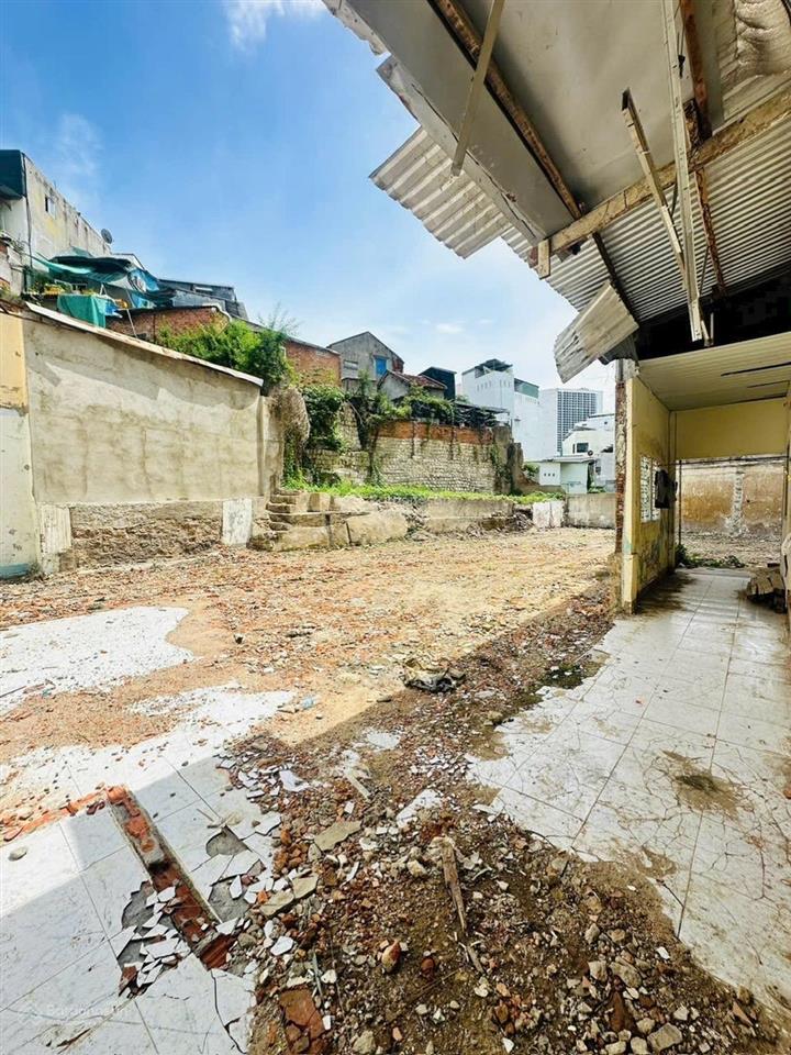 Cho thuê mặt bằng rộng vị trí đẹp trung tâm thành phố cạnh bên nhà thờ đá đường nguyễn trãi