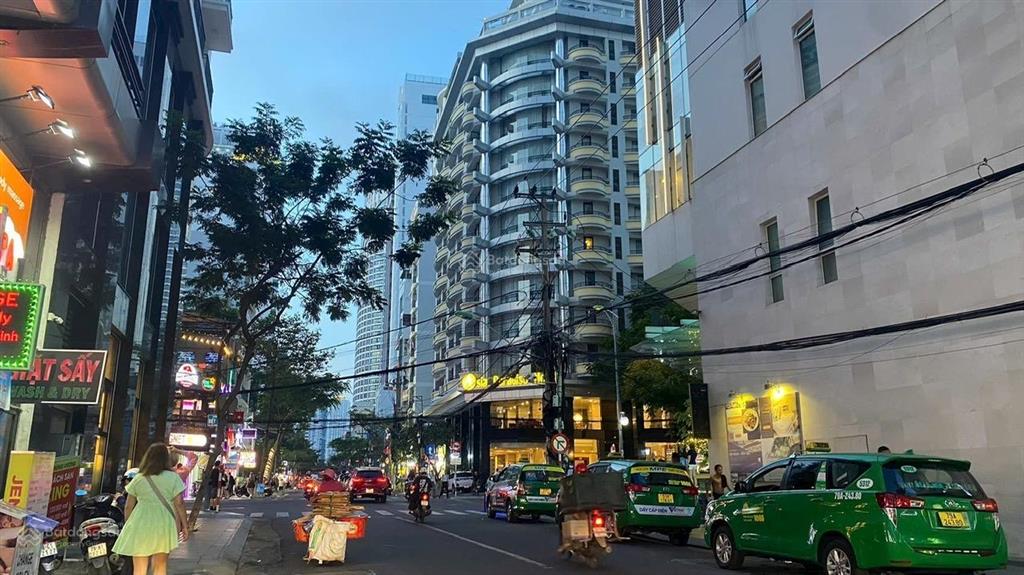 Bán căn nhà trong khu phố tây cho thuê dòng tiền cao, mặt tiền đường hùng vương sát biển