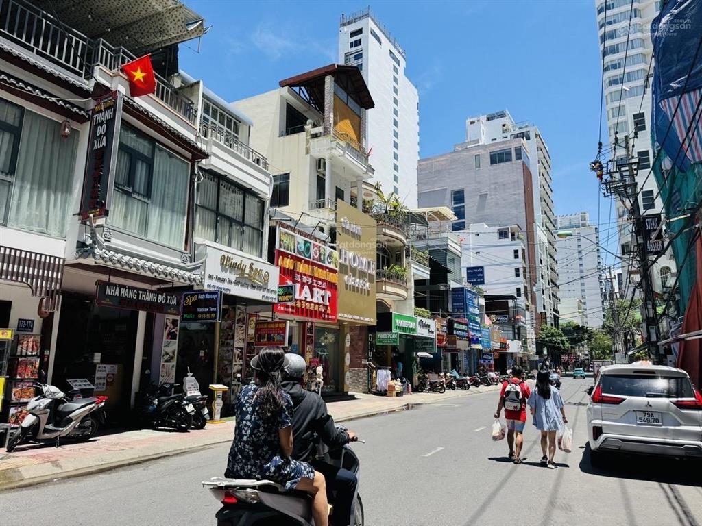 Bán căn nhà trong khu phố tây cho thuê dòng tiền cao, mặt tiền đường hùng vương sát biển