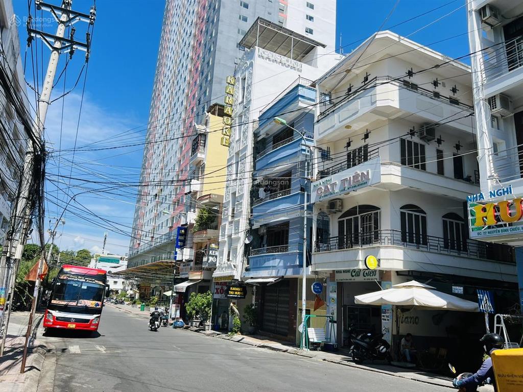 Bán nhà cách bãi tắm chỉ có 350m, mặt tiền đường nguyễn đình chiểu ( tốt hơn thị trường 12 tỷ )