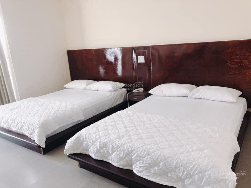 Cần ra gấp toà khách sạn mặt tiền đường nguyễn tất thành ( 40 phòng chỉ có 20 tỷ )