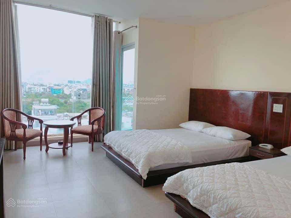 Cần ra gấp toà khách sạn mặt tiền đường nguyễn tất thành ( 40 phòng chỉ có 20 tỷ )