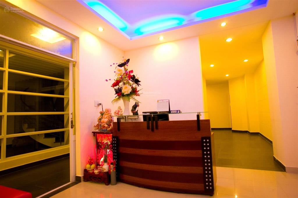 Cần ra gấp toà khách sạn mặt tiền đường nguyễn tất thành ( 40 phòng chỉ có 20 tỷ )