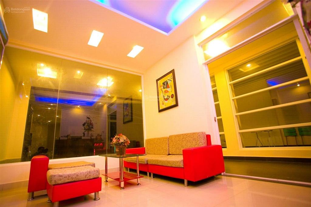 Cần ra gấp toà khách sạn mặt tiền đường nguyễn tất thành ( 40 phòng chỉ có 20 tỷ )