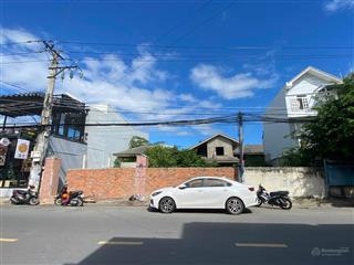 Cần cho thuê mặt bằng rộng 1600m2 gần bãi tắm hòn chồng giá ưu đãi, mặt tiền đường đặng tất