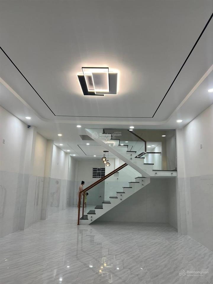 Cần bán căn nhà mới mặt tiền đường lớn kinh doanh gần biển, đường điện biên phủ đang cho thuê