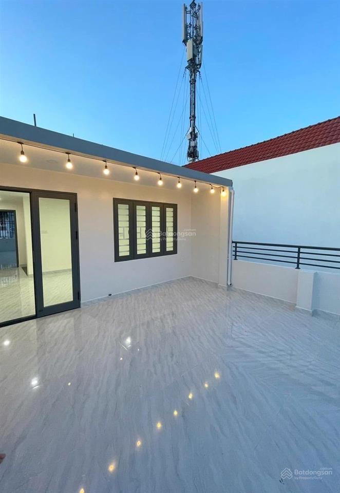 Cần bán căn nhà mới mặt tiền đường lớn kinh doanh gần biển, đường điện biên phủ đang cho thuê