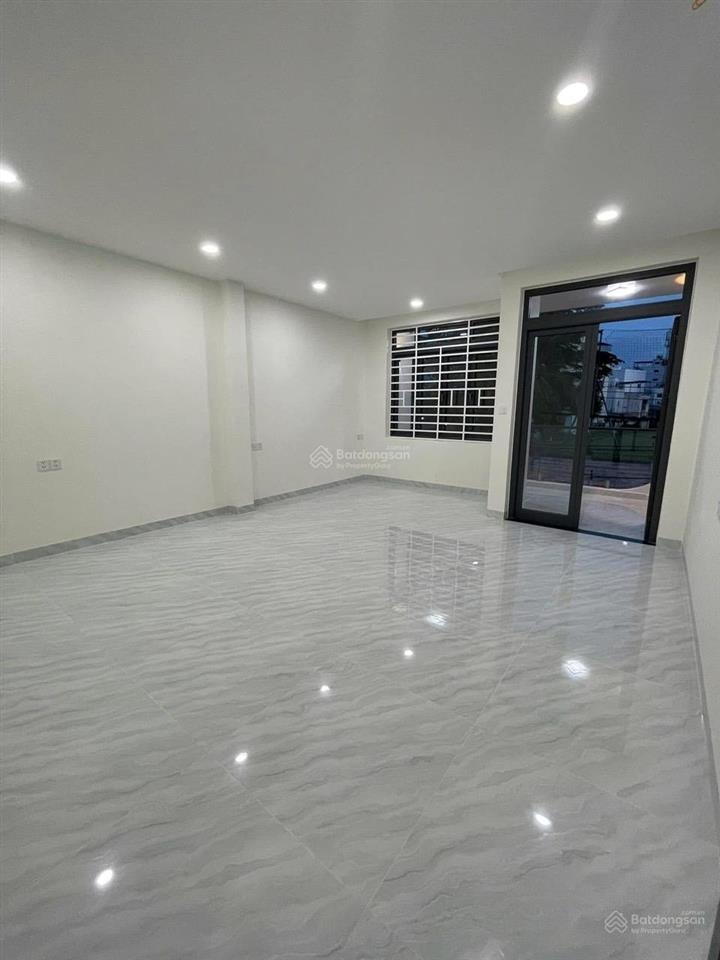 Cần bán căn nhà mới mặt tiền đường lớn kinh doanh gần biển, đường điện biên phủ đang cho thuê