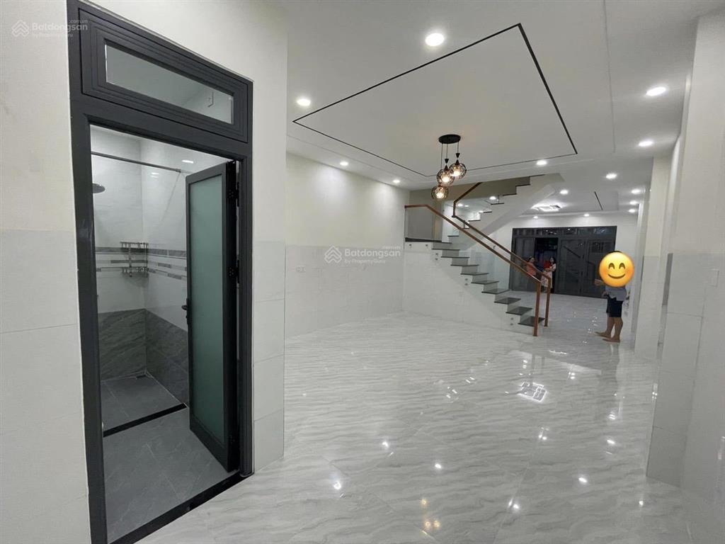 Cần bán căn nhà mới mặt tiền đường lớn kinh doanh gần biển, đường điện biên phủ đang cho thuê