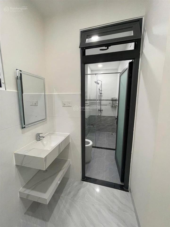 Cần bán căn nhà mới mặt tiền đường lớn kinh doanh gần biển, đường điện biên phủ đang cho thuê