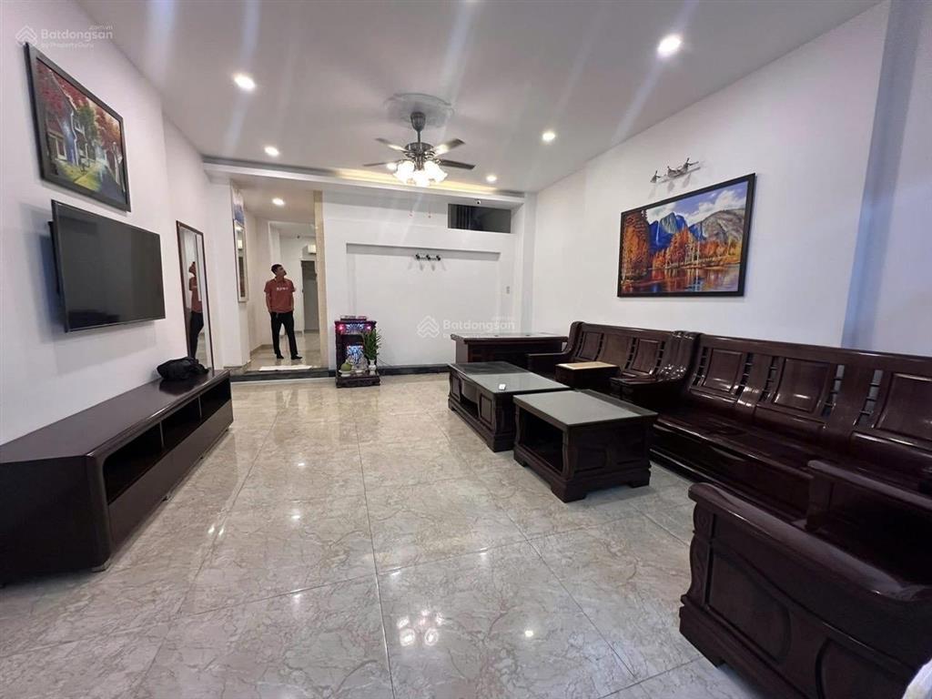 Bán khách sạn chỉ bằng giá đất trong khu phố tây hẻm oto rộng rãi đường nguyễn thiện thuật