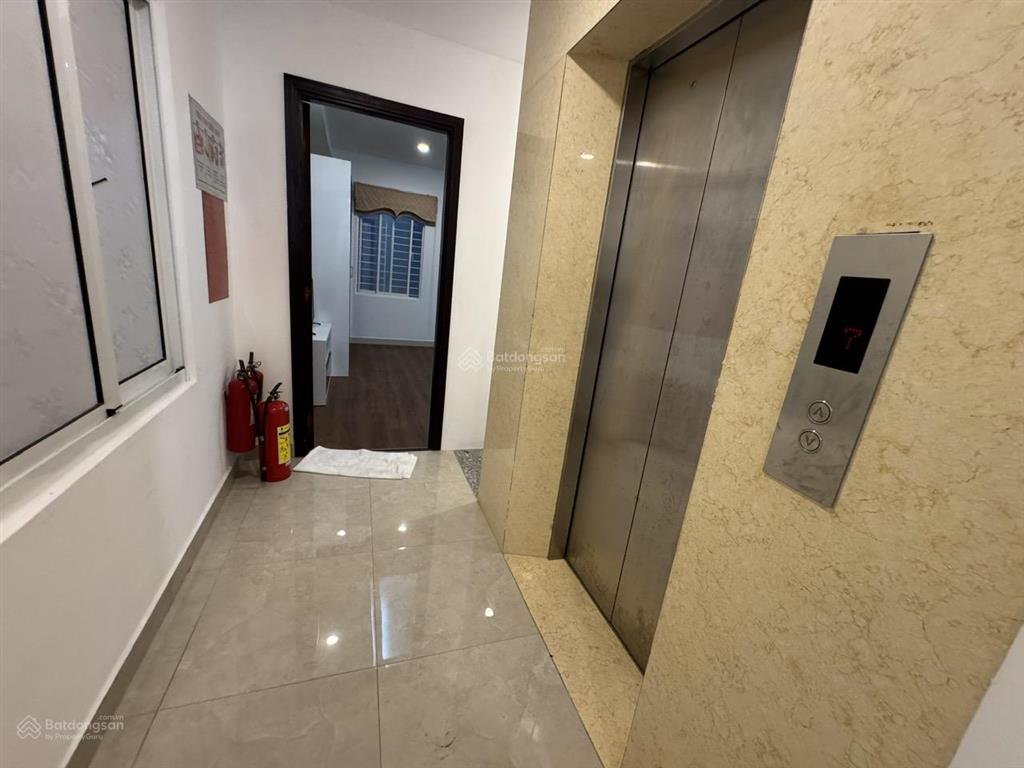 Bán khách sạn chỉ bằng giá đất trong khu phố tây hẻm oto rộng rãi đường nguyễn thiện thuật
