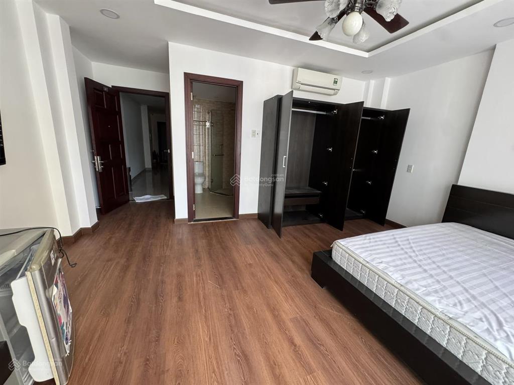 Bán khách sạn chỉ bằng giá đất trong khu phố tây hẻm oto rộng rãi đường nguyễn thiện thuật