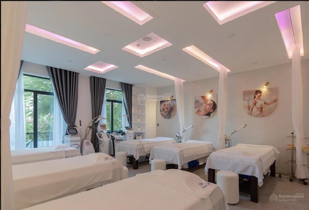 Bán căn nhà phố mới, sang trọng kinh doanh gần bên chợ đầm, cách biển chỉ có 300m
