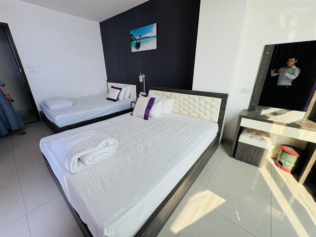 Chủ định cư nước ngoài, cần bán đất tặng khách sạn 2 mặt tiền đường phạm văn đồng