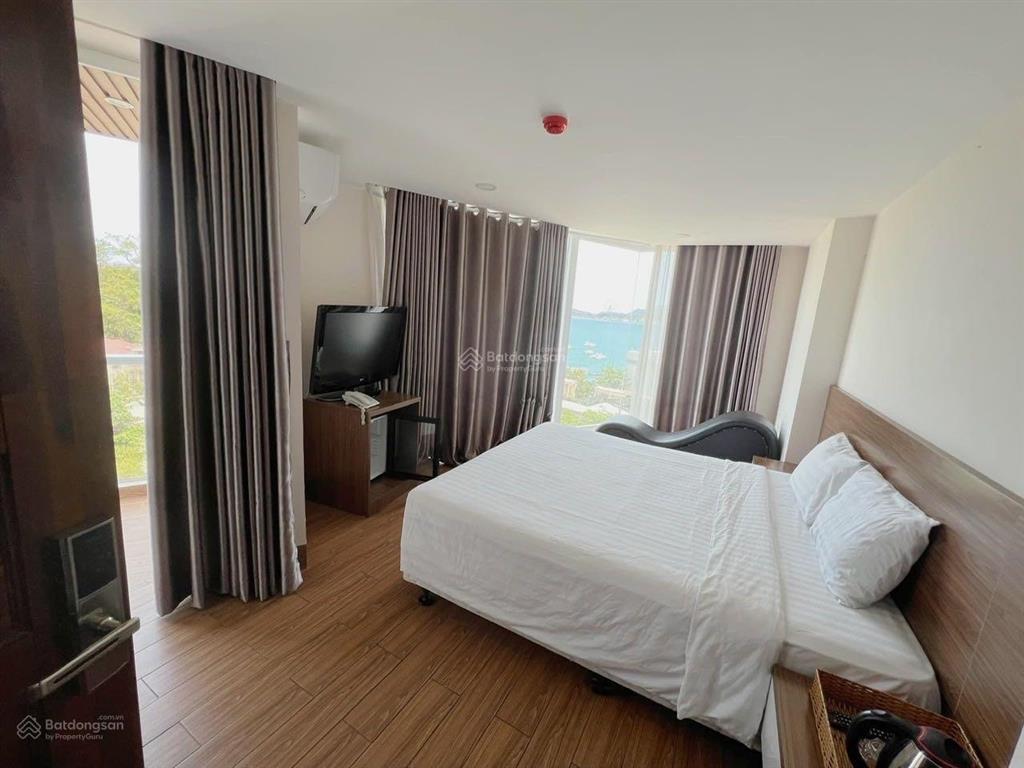 Hạ giá, cần chuyển nhượng lại khách sạn view biển trần phú  vĩnh nguyên, giá tốt đầu tư kinh doanh