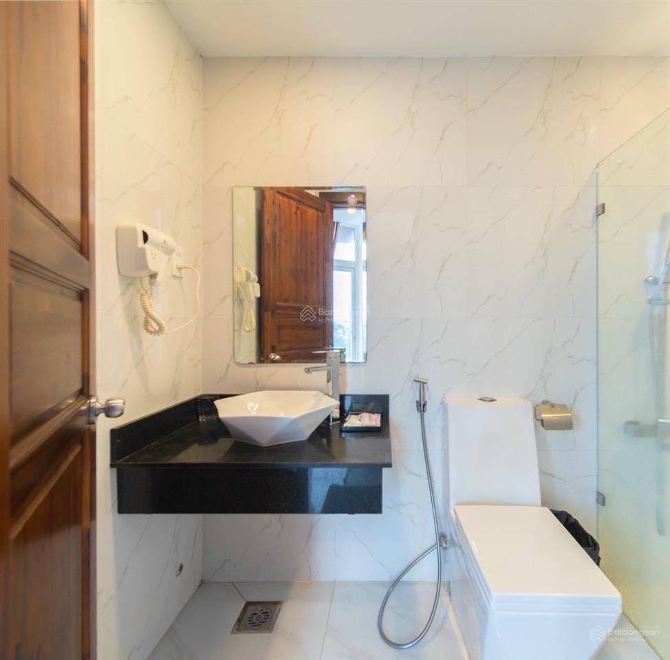 Hạ giá, cần chuyển nhượng lại khách sạn view biển trần phú  vĩnh nguyên, giá tốt đầu tư kinh doanh