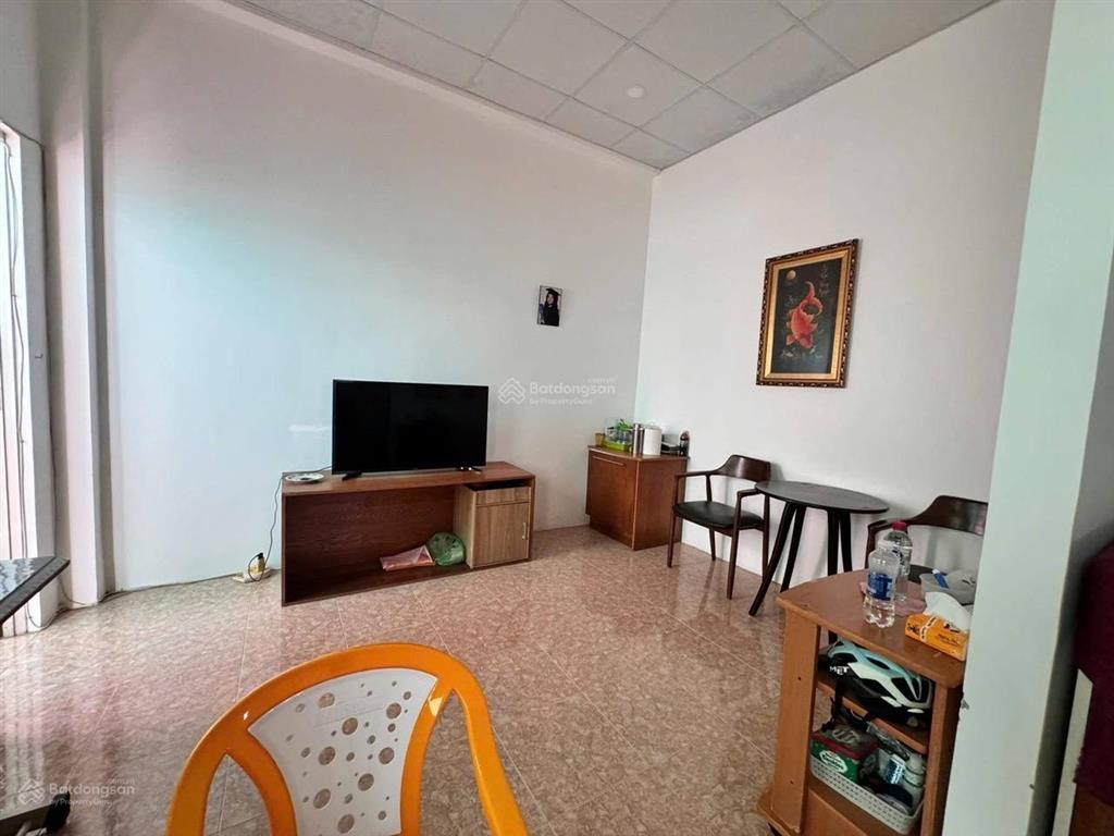 Bán căn nhà phố khu bàn cờ, mặt tiền đường cần bán gấp chưa tới 96triệu/m2