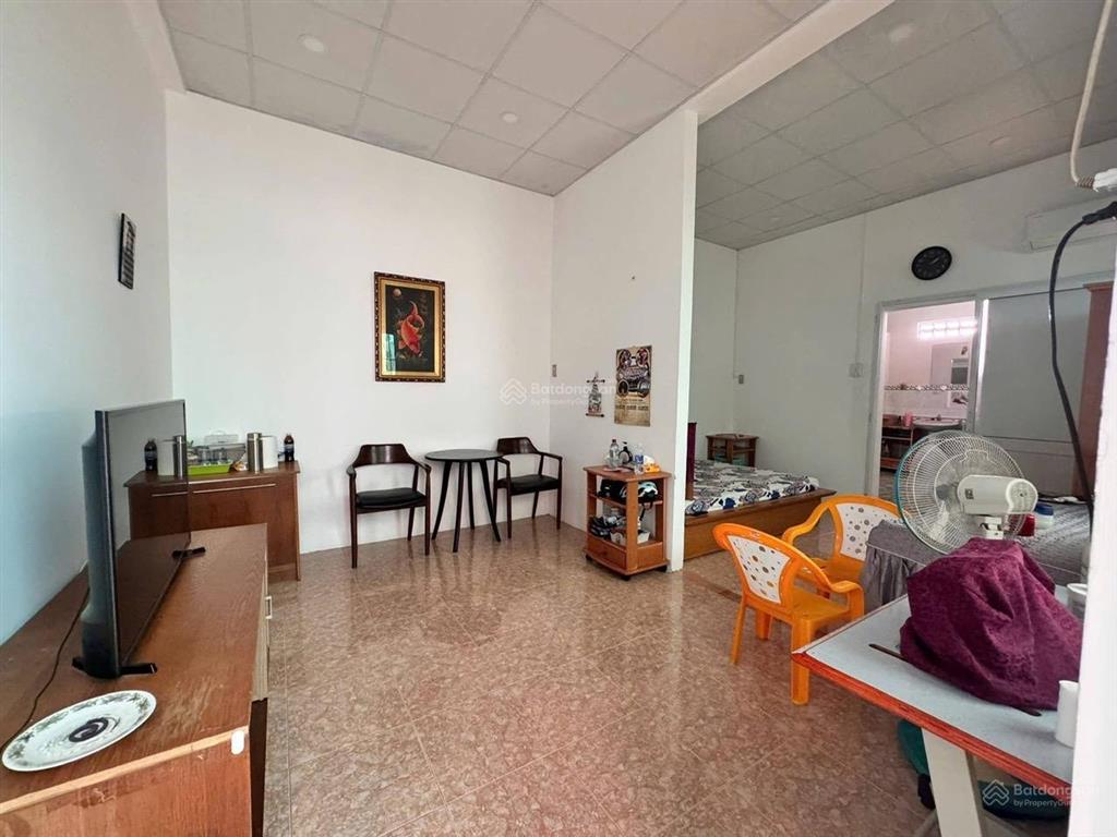 Bán căn nhà phố khu bàn cờ, mặt tiền đường cần bán gấp chưa tới 96triệu/m2