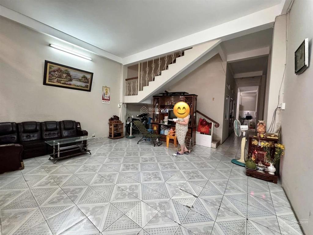 Bán căn nhà phố khu bàn cờ, mặt tiền đường cần bán gấp chưa tới 96triệu/m2