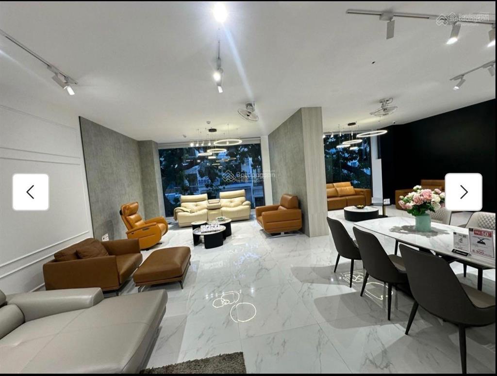 Cần bán toà nhà mới ngay trung tâm mặt tiền đường lớn thống nhất