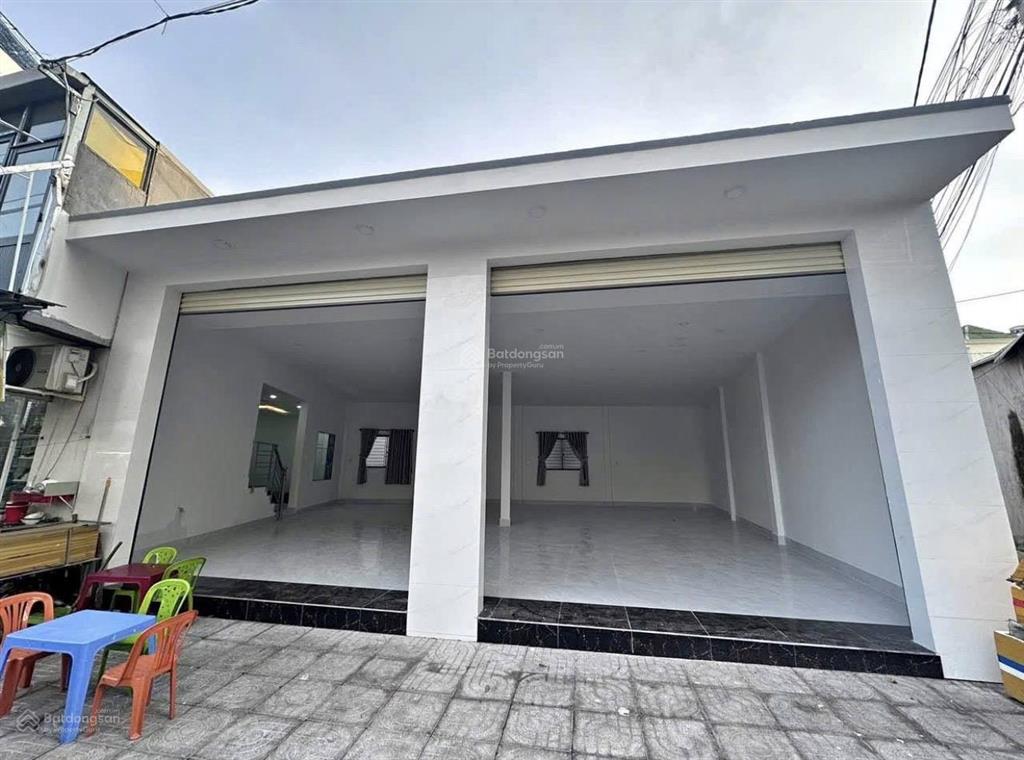 Cần bán hoặc cho thuê căn nhà cách biển chỉ 50m, 3 mặt tiền đường dương hiến quyền